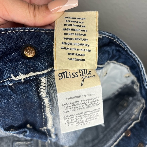 Miss Me Denim Shorts Size 27 Distressed Bling Rhinestone Cuffed Jean - Picture 2 of 8